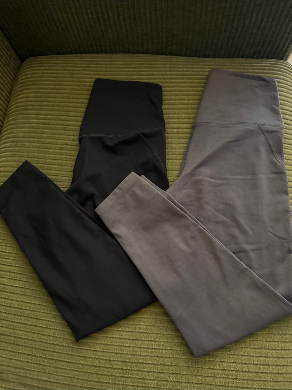 Two pairs of girlfriends collective legging size S no flaw